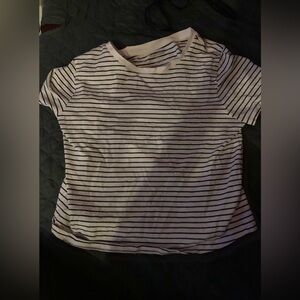 Old Navy Stripped Cropped Tee T-Shirt in White, Size Women’s Medium